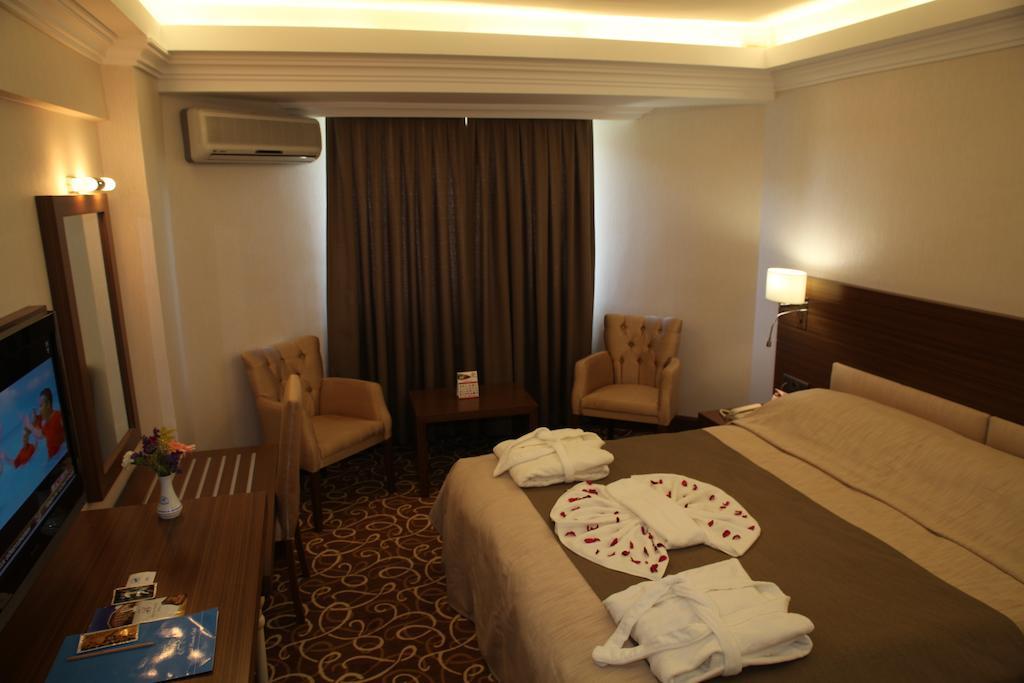 Buyuk Urartu Hotel Van Kamer foto