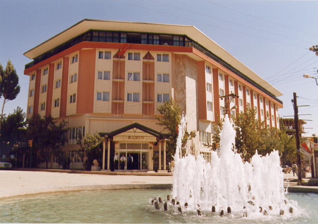 Buyuk Urartu Hotel Van Buitenkant foto