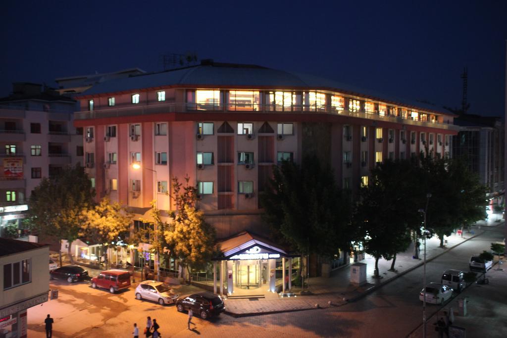 Buyuk Urartu Hotel Van Buitenkant foto