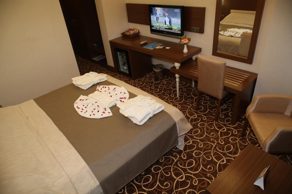 Buyuk Urartu Hotel Van Buitenkant foto