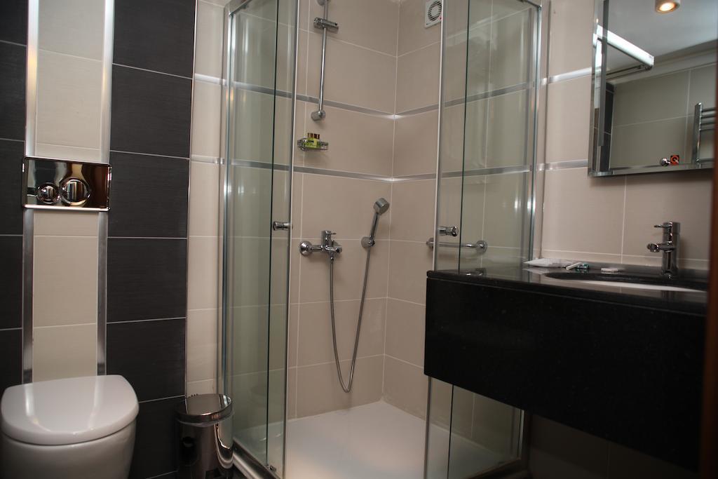 Buyuk Urartu Hotel Van Kamer foto