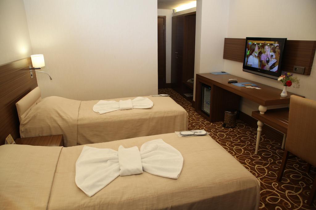 Buyuk Urartu Hotel Van Kamer foto